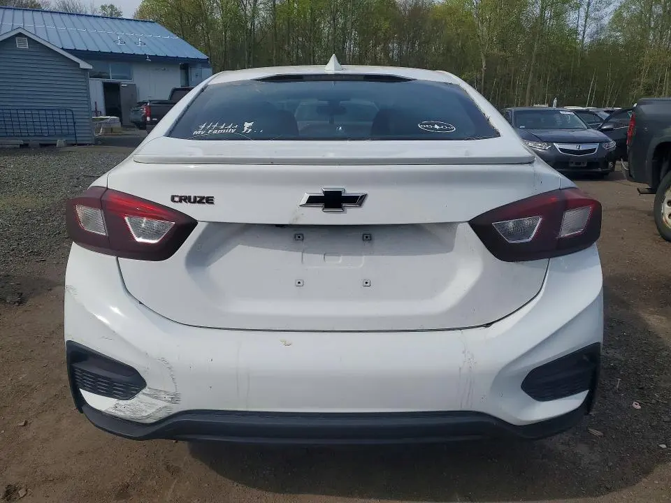 2018 CHEVROLET CRUZE LT  