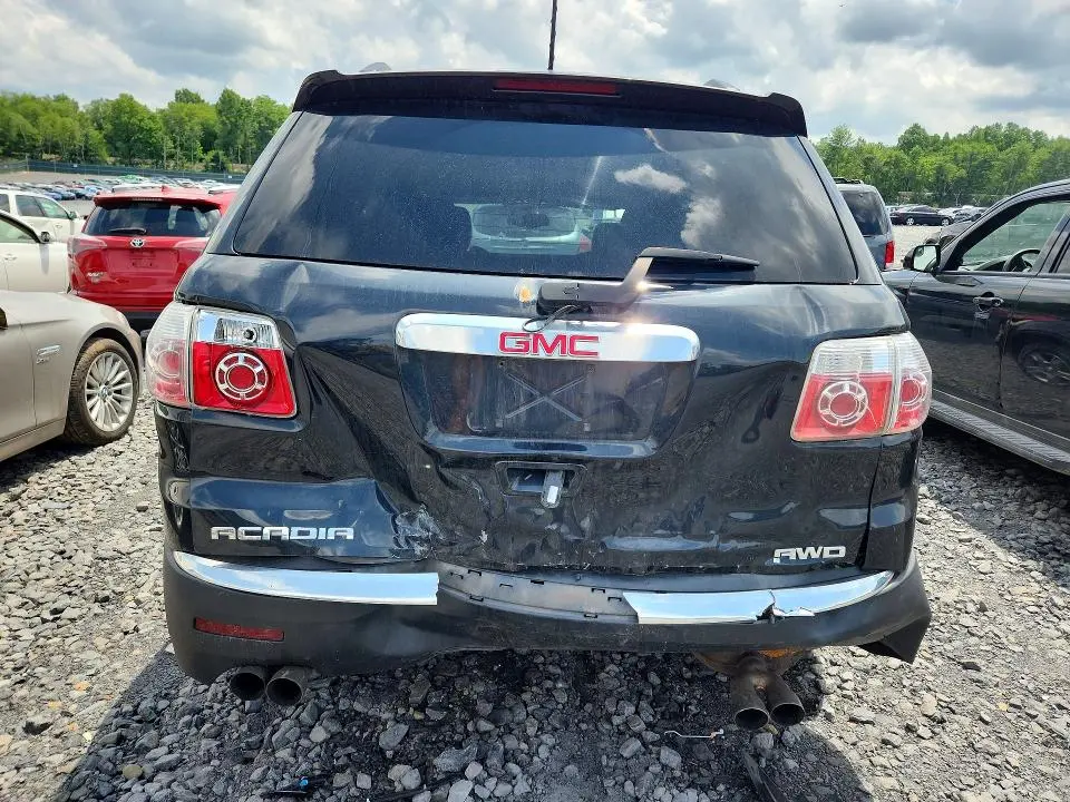 2011 GMC ACADIA SLE  