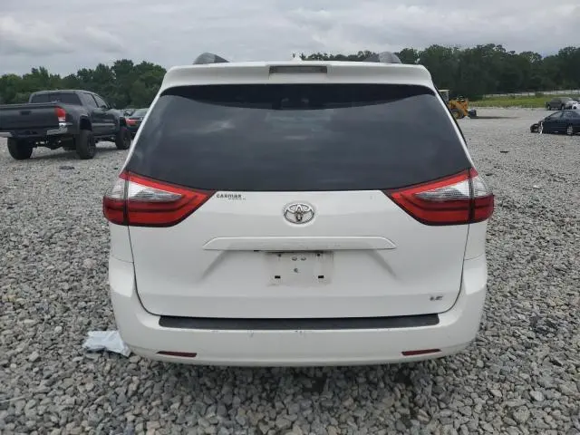 2020 TOYOTA SIENNA LE  