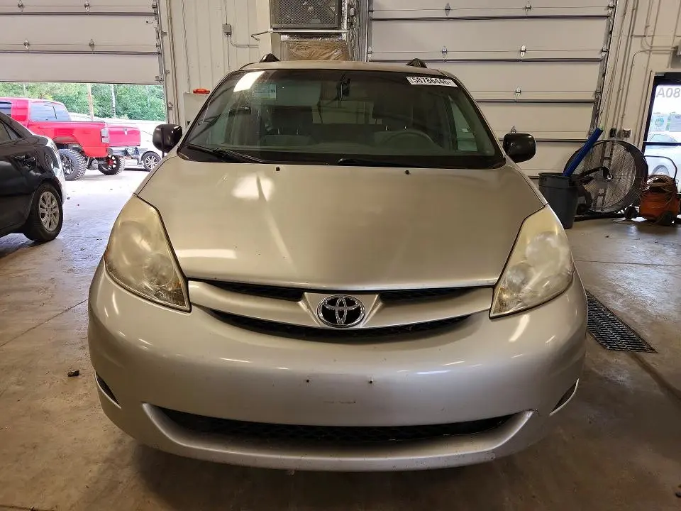 2010 TOYOTA SIENNA LE 7-PASSENGER  