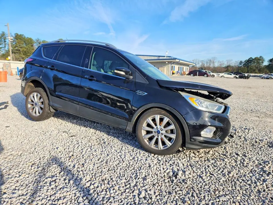 2017 FORD ESCAPE TITANIUM  