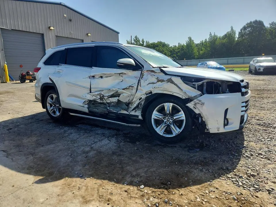2017 TOYOTA HIGHLANDER LIMITED  