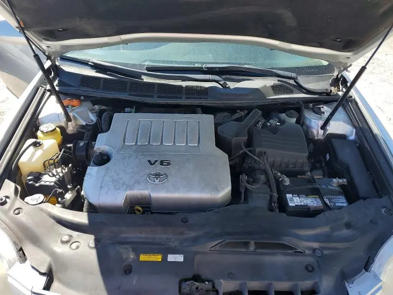 2010 TOYOTA AVALON XL  