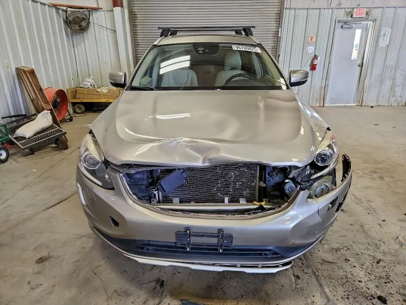 2015 VOLVO XC60 T5 PLATINUM  