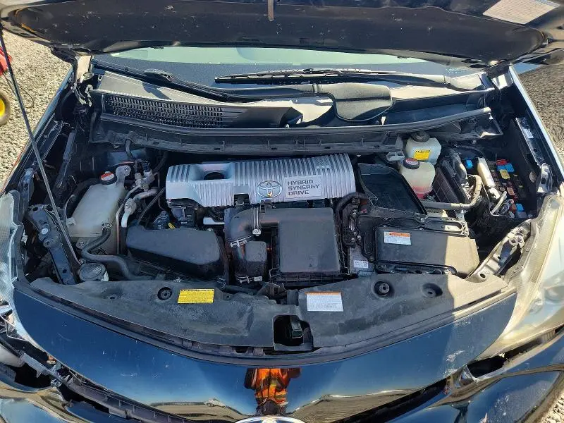 2015 TOYOTA PRIUS V THREE  