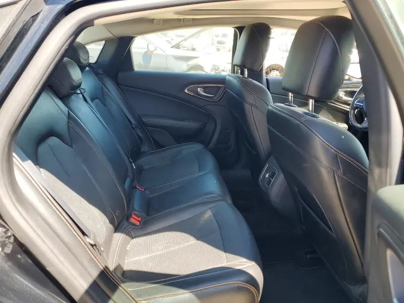 2016 CHRYSLER 200 C  