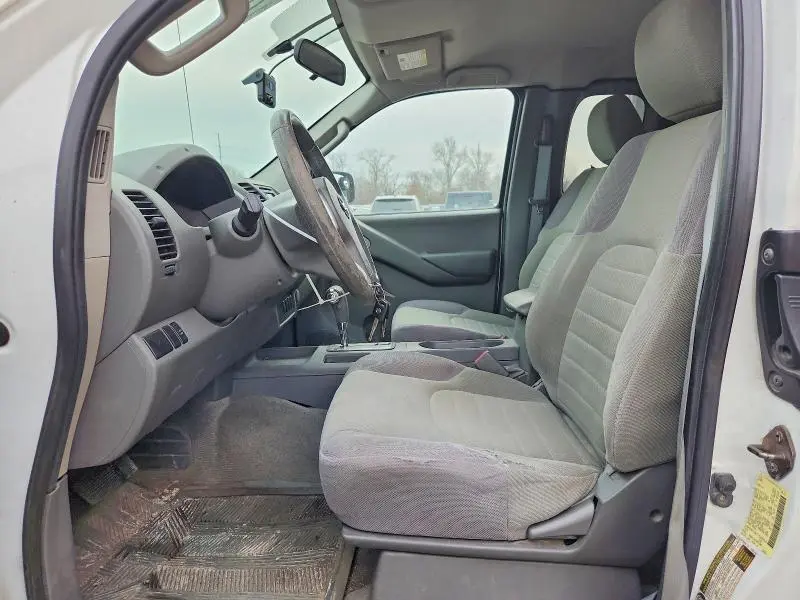 2013 NISSAN FRONTIER S  