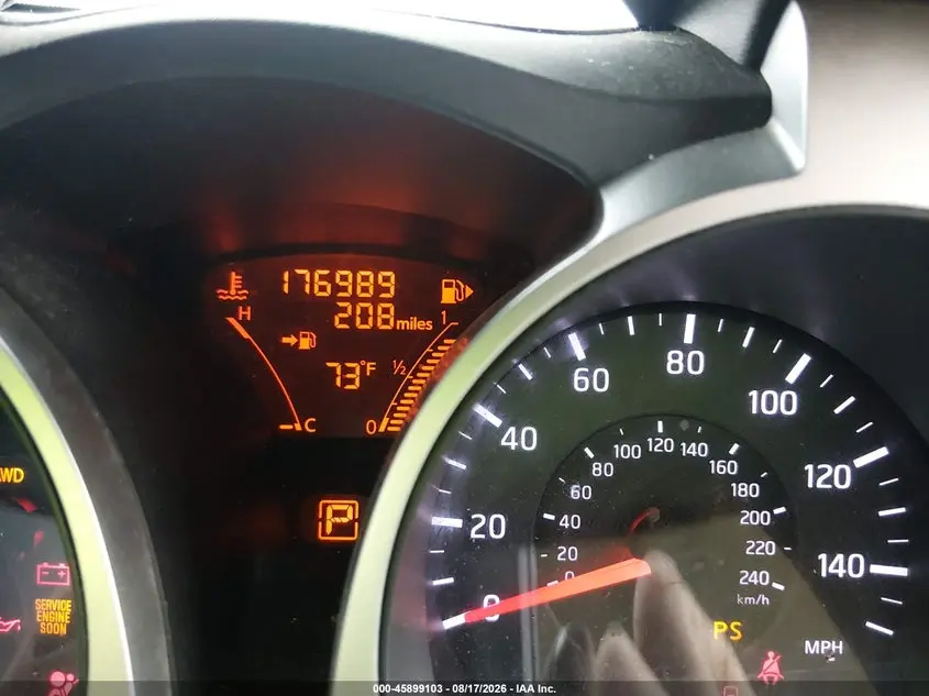 2013 NISSAN JUKE SL