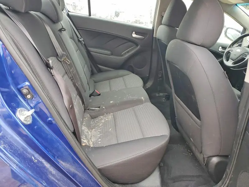 2017 KIA FORTE LX  