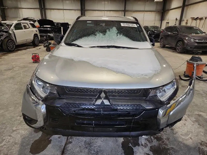 2020 MITSUBISHI OUTLANDER SE  