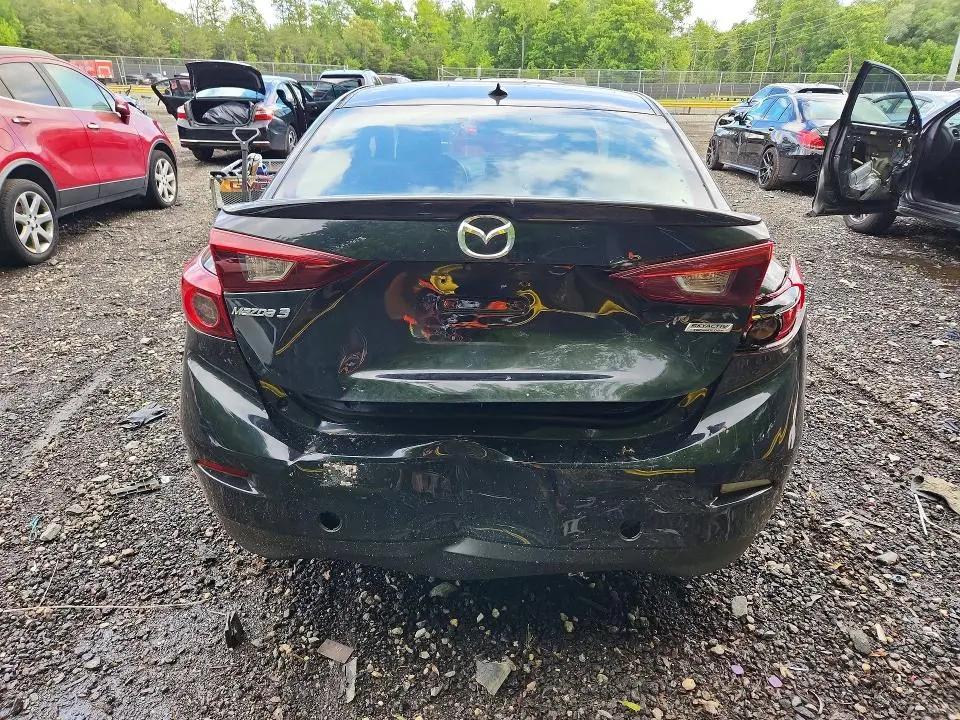 2018 MAZDA 3 TOURING  