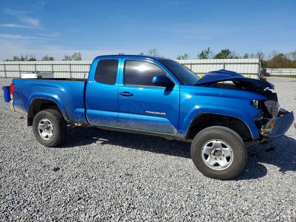 2017 TOYOTA TACOMA SR5 V6  