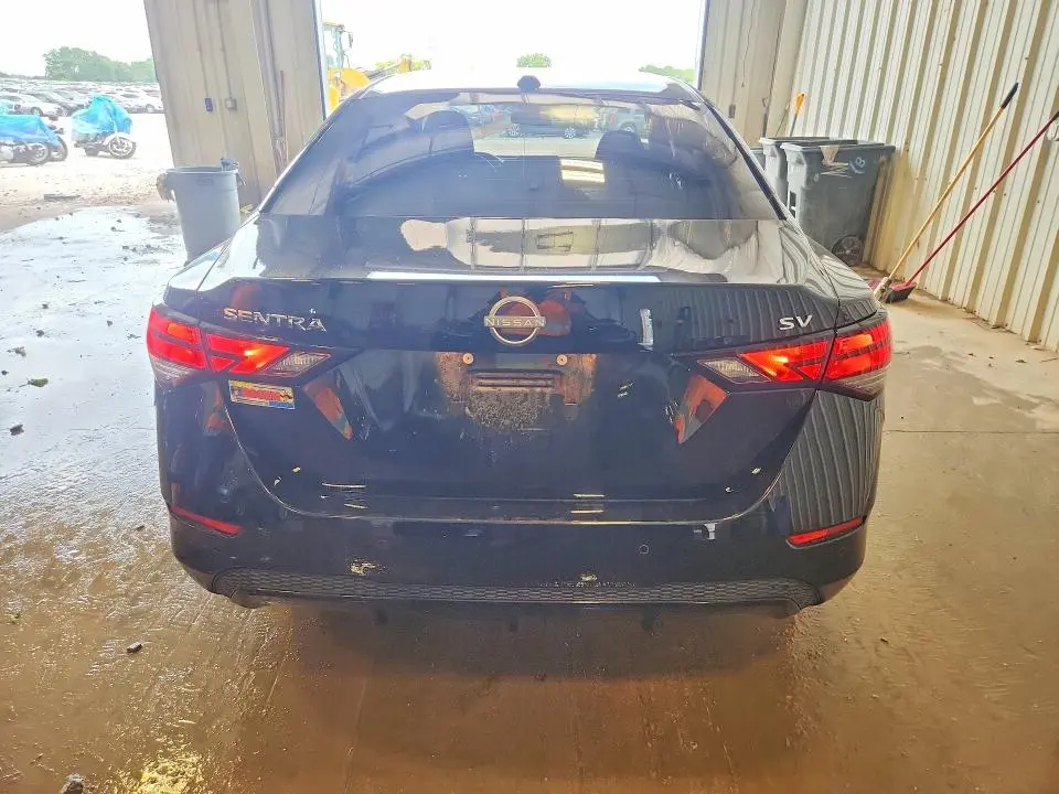 2024 NISSAN SENTRA SV  