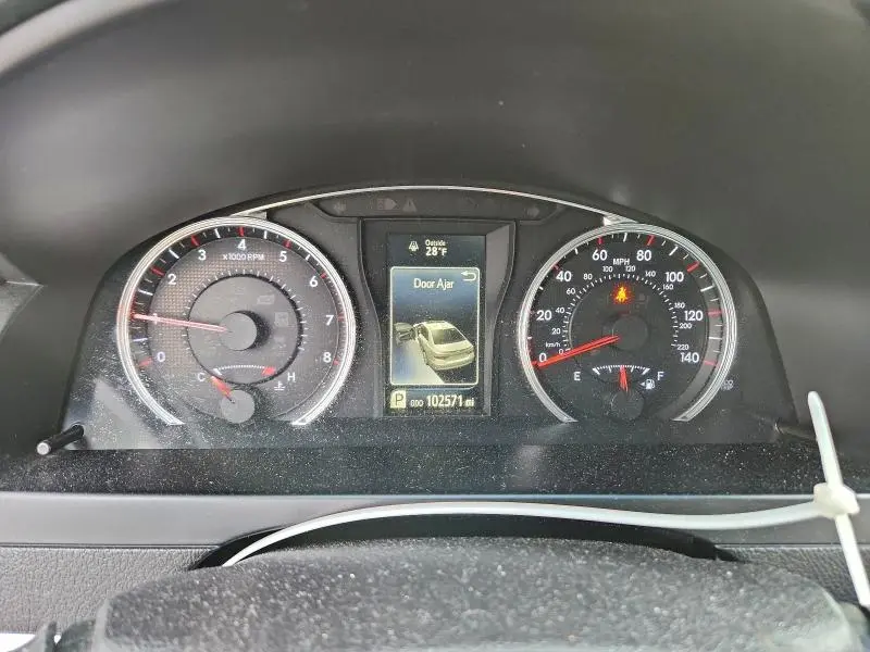 2016 TOYOTA CAMRY LE  