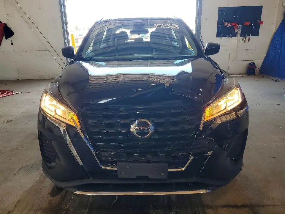 2021 NISSAN KICKS S  