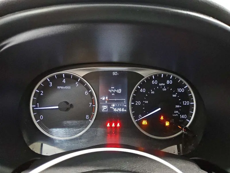 2021 NISSAN KICKS S  