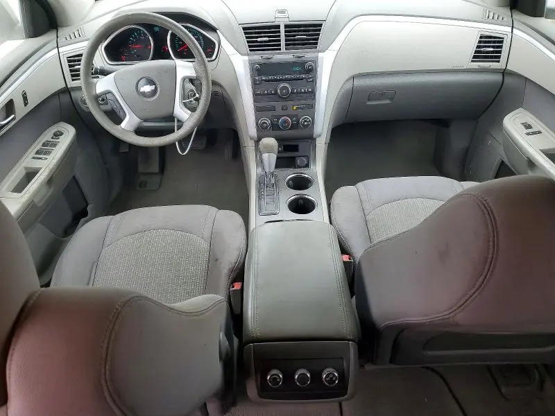 2010 CHEVROLET TRAVERSE LS  