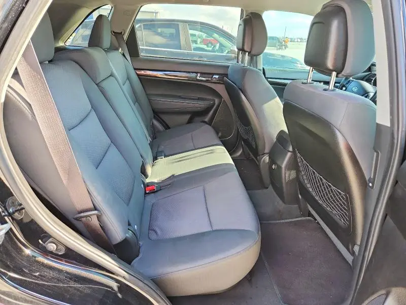 2012 KIA SORENTO LX  