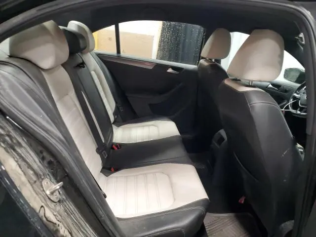 2016 VOLKSWAGEN JETTA SPORT  