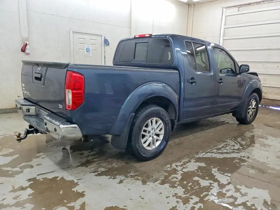 2017 NISSAN FRONTIER SV  