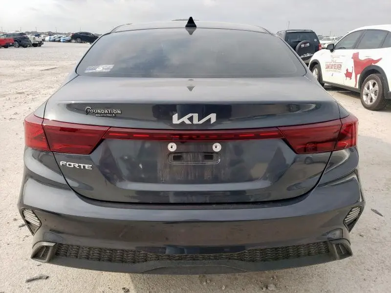 2024 KIA FORTE LX  