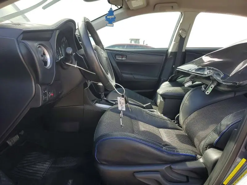 2017 TOYOTA COROLLA SE  