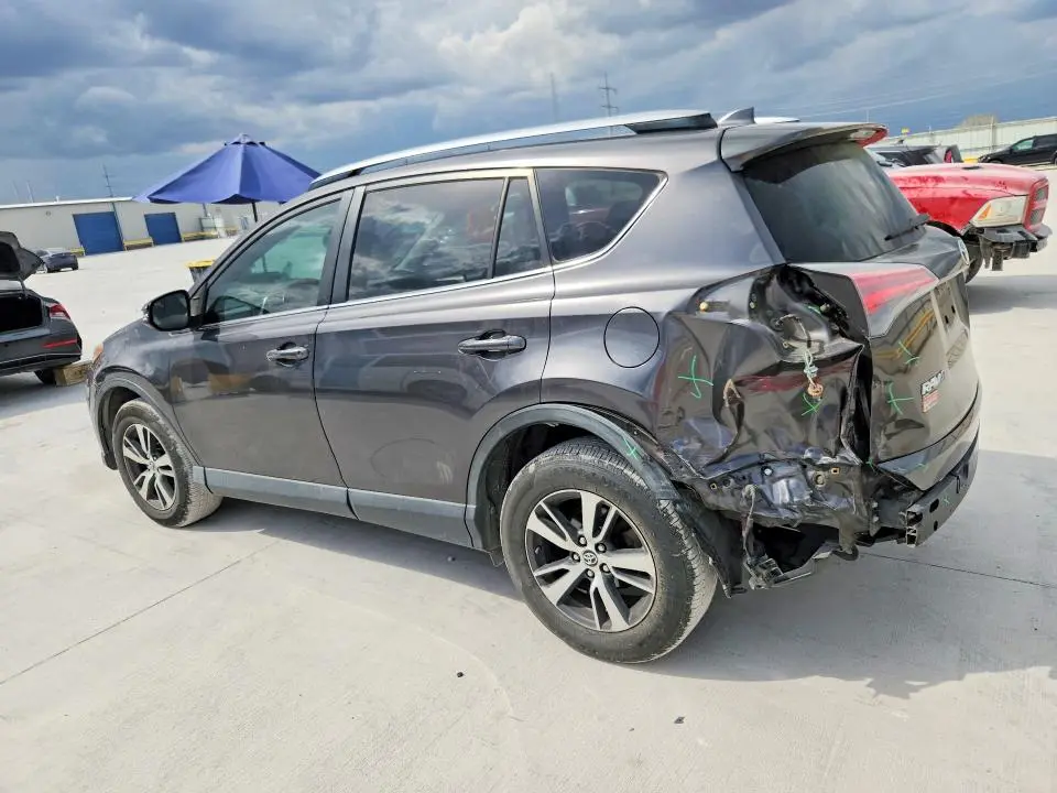 2017 TOYOTA RAV4 XLE  