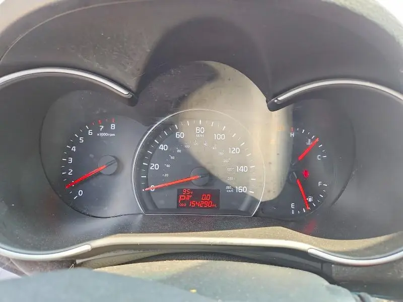 2015 KIA SORENTO LX  