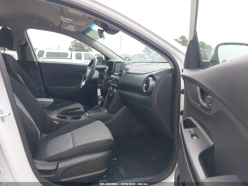 2021 HYUNDAI KONA SE