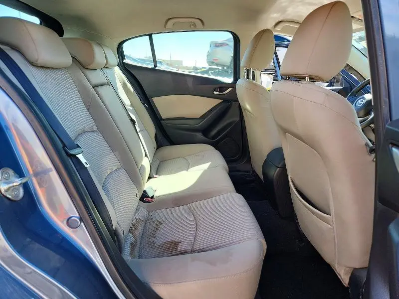 2015 MAZDA 3 TOURING  