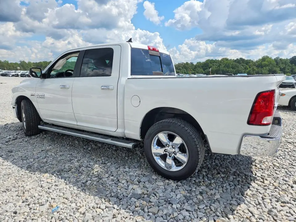 2016 RAM 1500 SLT  