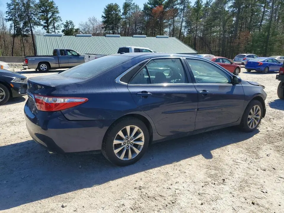2017 TOYOTA CAMRY XLE  