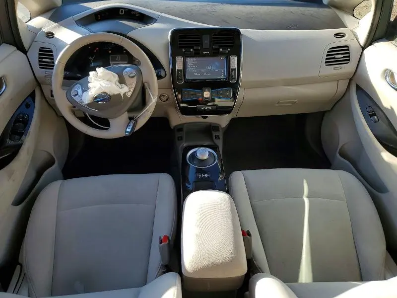 2015 NISSAN LEAF SV  