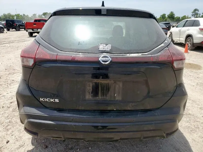 2021 NISSAN KICKS S  