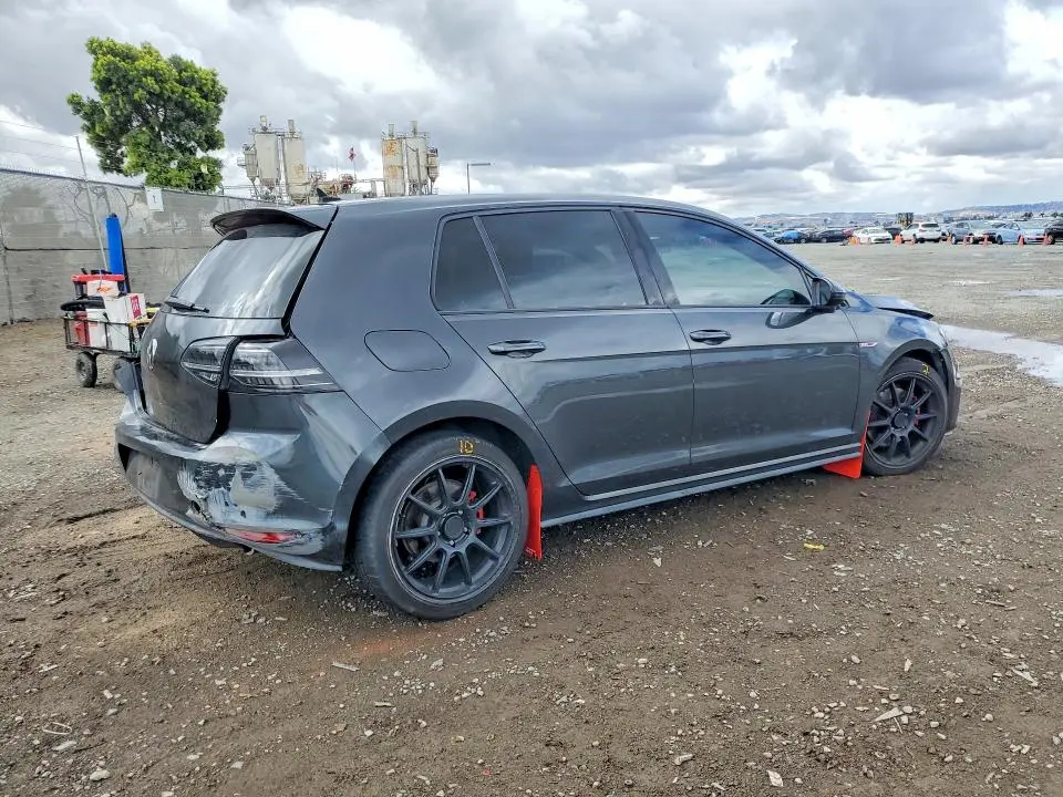 2015 VOLKSWAGEN GTI   