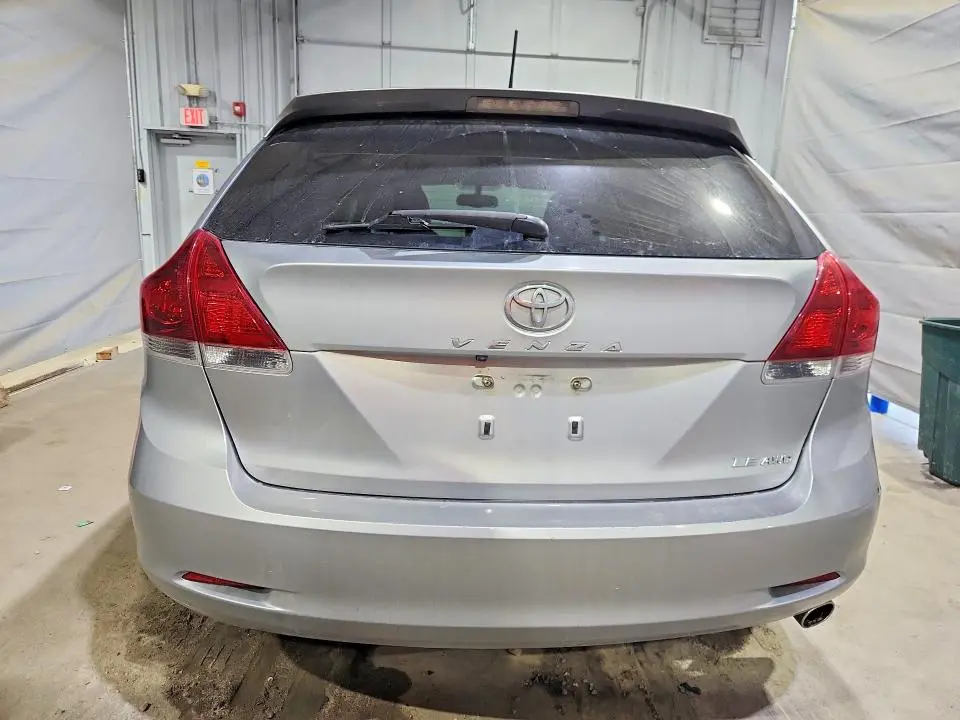 2015 TOYOTA VENZA LE  