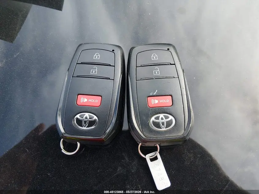 2025 TOYOTA TACOMA SR5