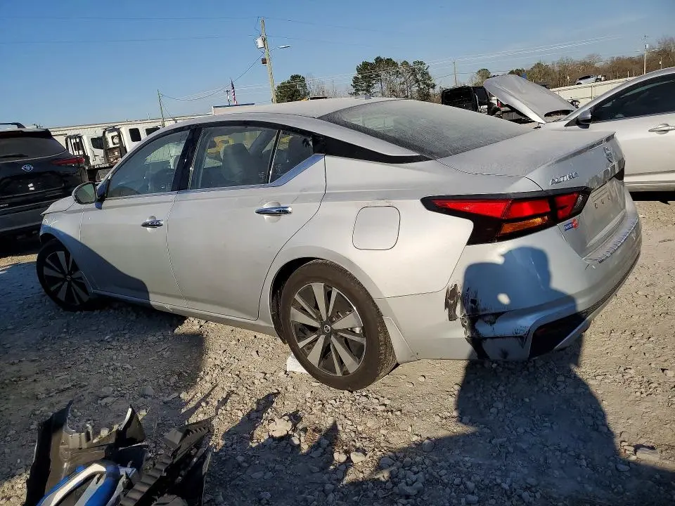 2022 NISSAN ALTIMA SL  