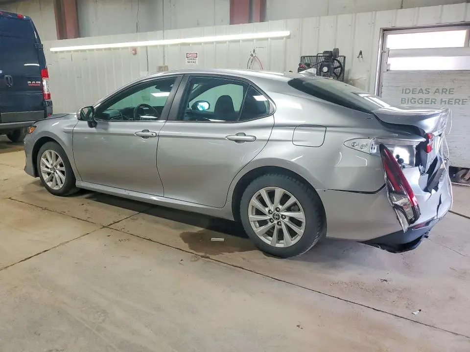2022 TOYOTA CAMRY LE  