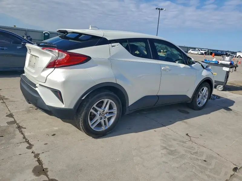 2021 TOYOTA C-HR XLE  