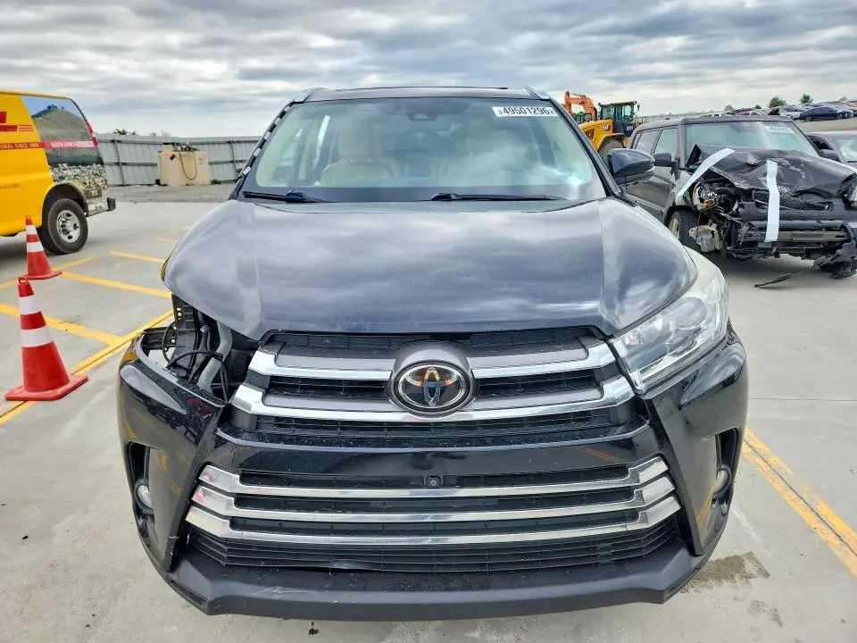 2017 TOYOTA HIGHLANDER LIMITED PLATINUM  