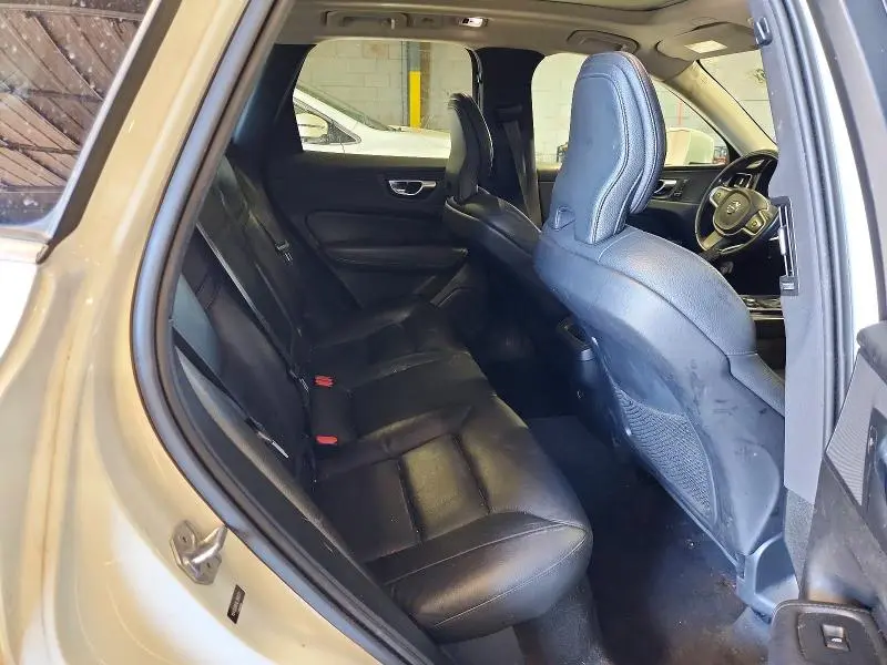 2020 VOLVO XC60 T5 MOMENTUM  