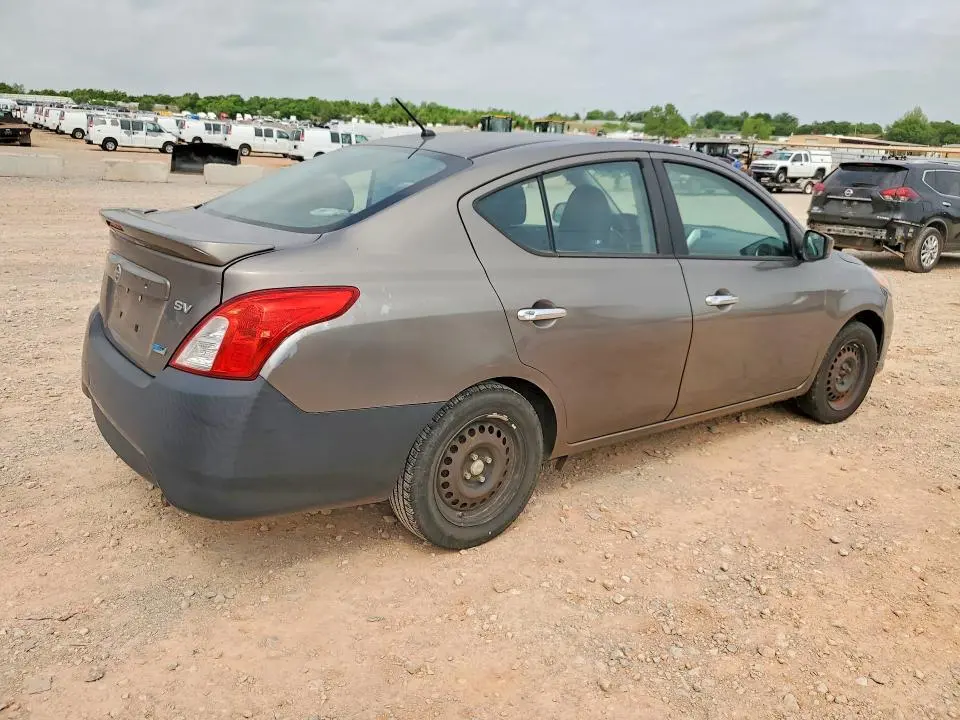 2015 NISSAN VERSA 1.6 SV  