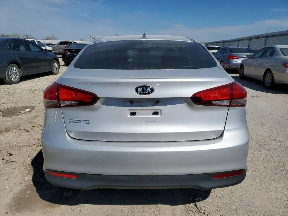 2018 KIA FORTE LX  