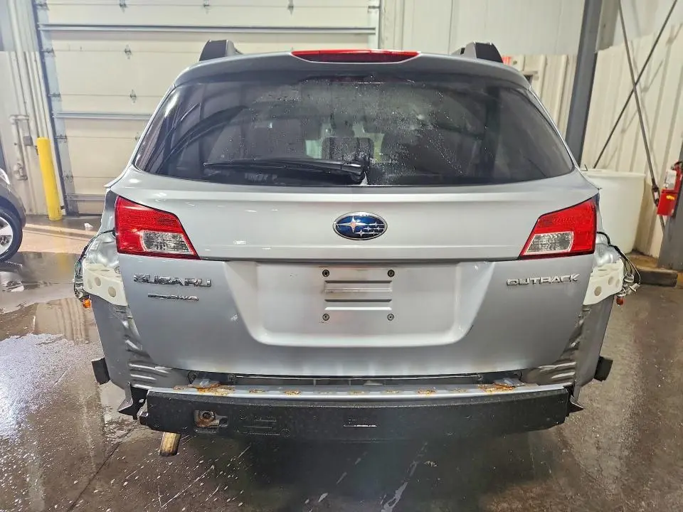 2013 SUBARU OUTBACK 2.5I PREMIUM  