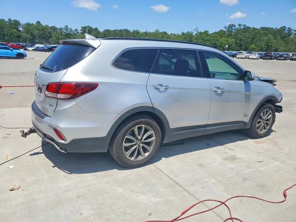 2018 HYUNDAI SANTA FE SE  
