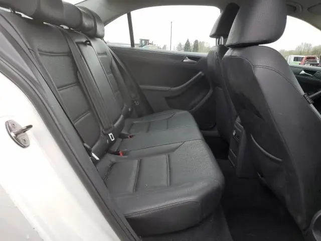 2012 VOLKSWAGEN JETTA SE  