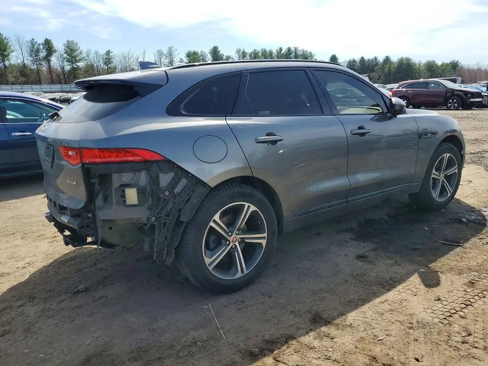 2017 JAGUAR F-PACE R - SPORT  