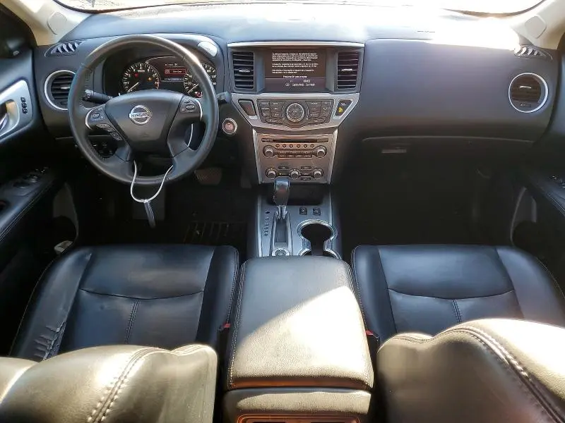 2017 NISSAN PATHFINDER SL  