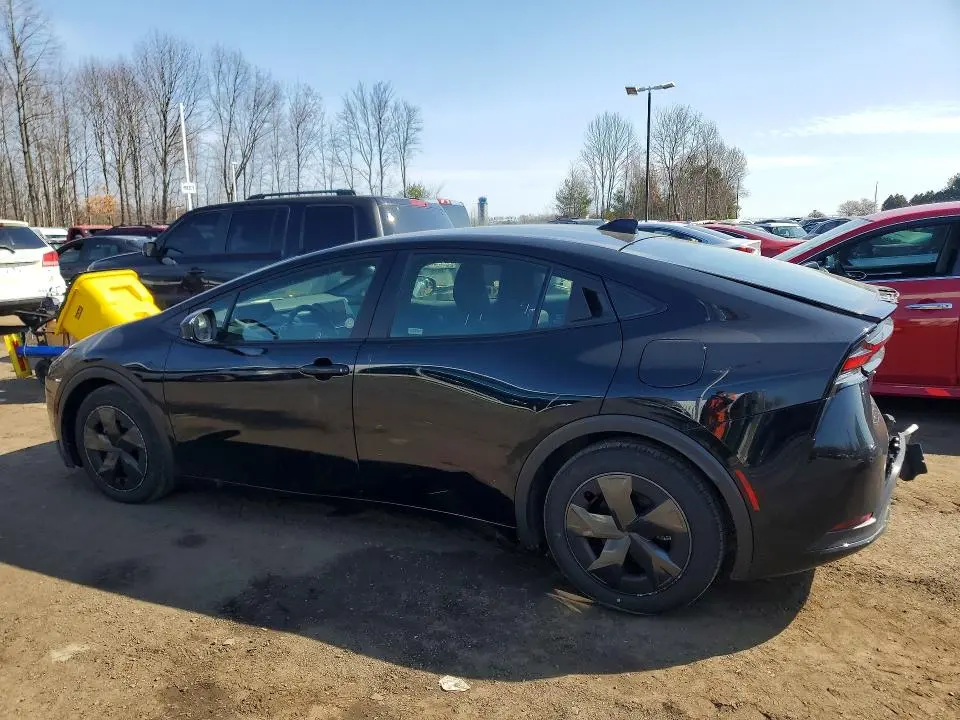 2025 TOYOTA PRIUS LE  